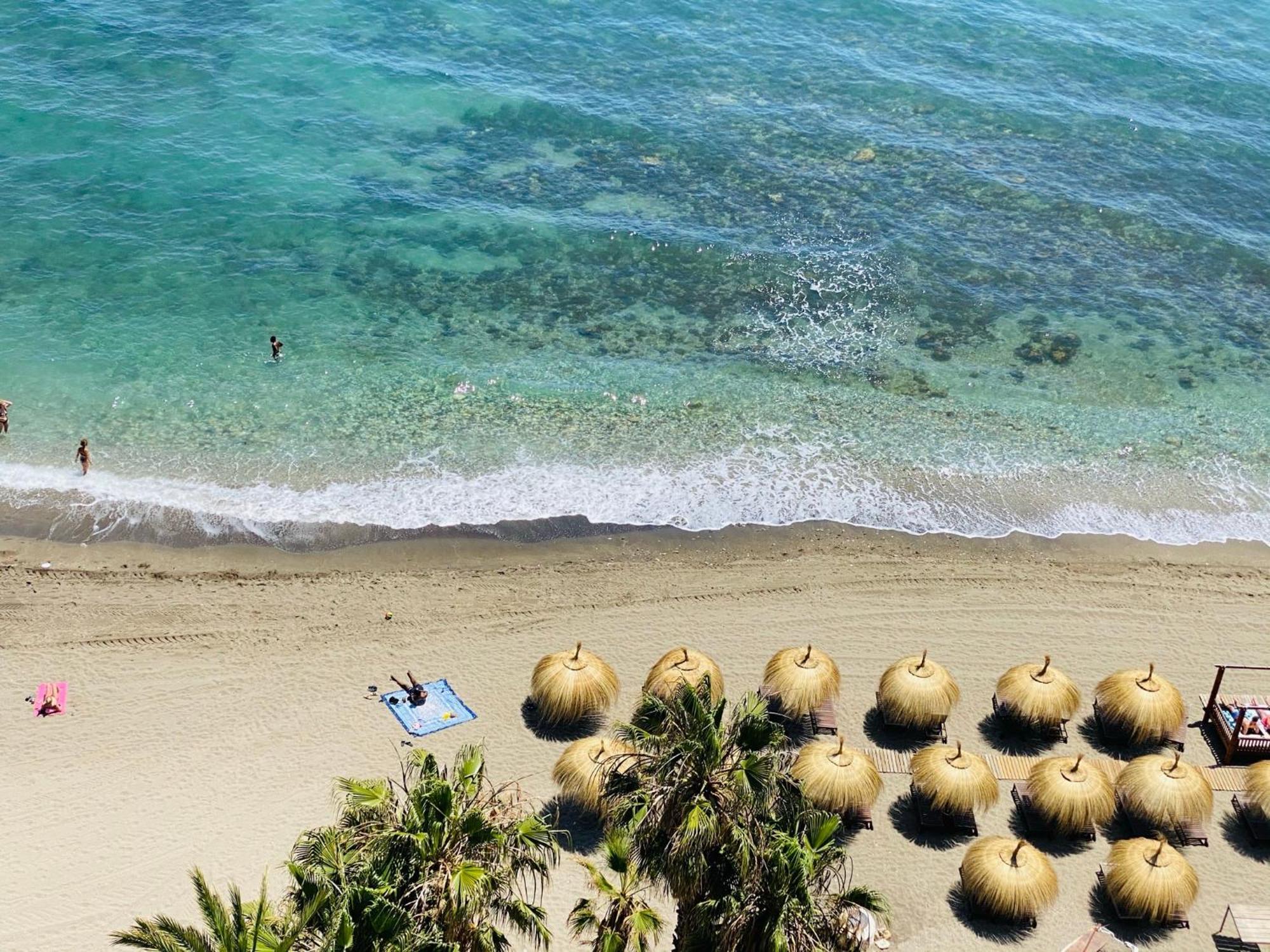 Apartment On The First Line Of The Sea With A View And Free Parking Marbella Exterior foto